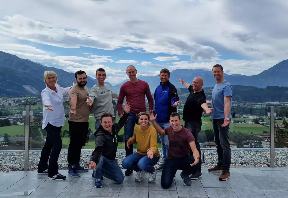 Unsere Mitarbeitenden bei einem Seminar für Sozialkompetenzen im Hotel Panorama in Bad Häring